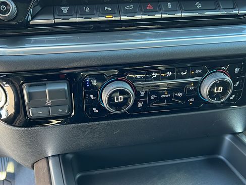 New 2026 Chevrolet Silverado 2500 High Country w/ High Country Premium Package AWD/4WD image 24