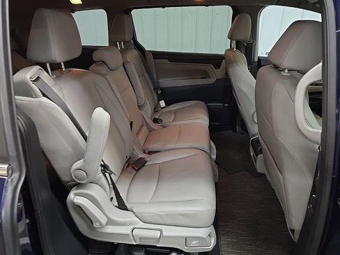 Used 2023 Honda Odyssey EX-L image 18