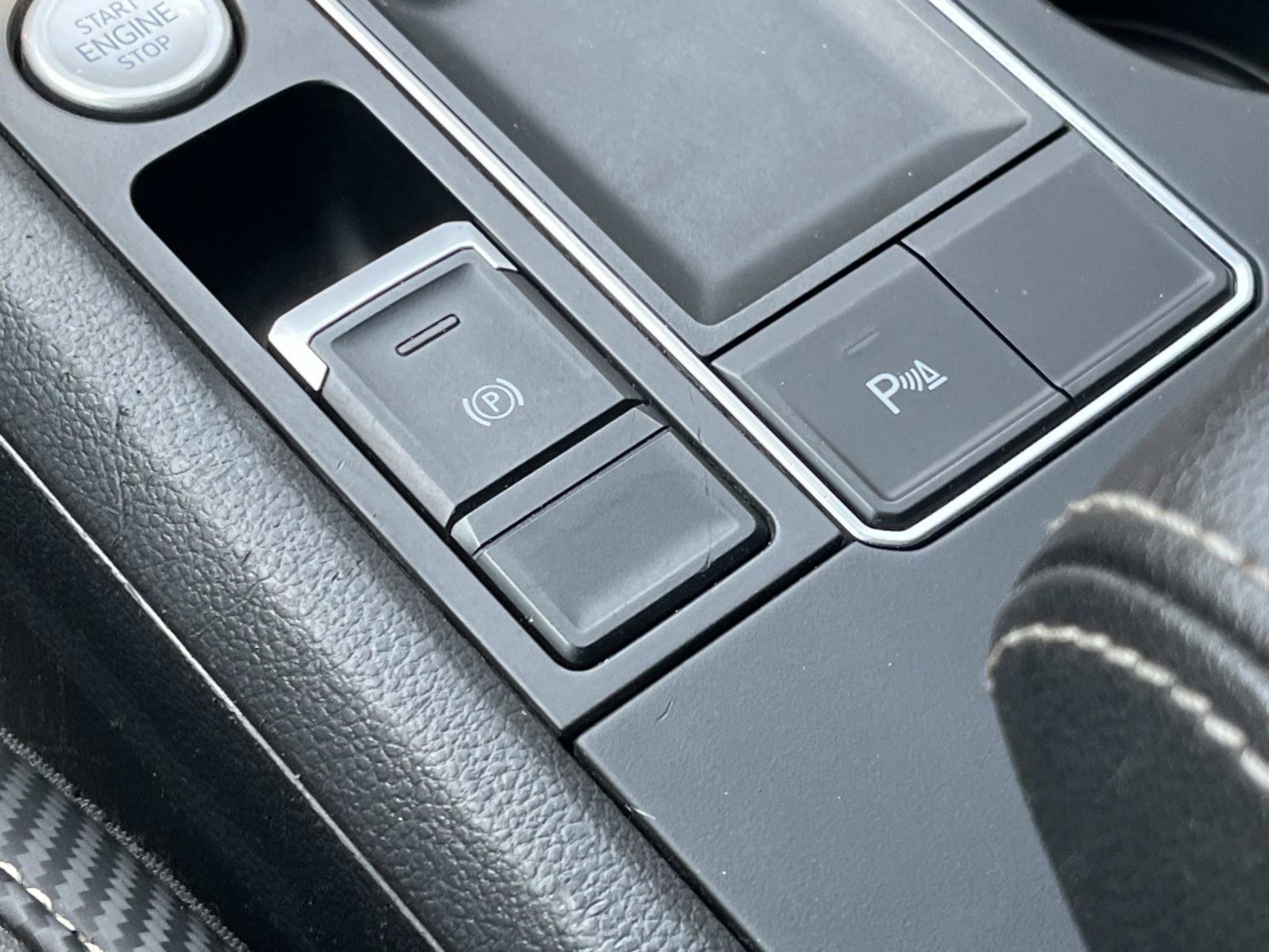 Used 2021 Volkswagen Atlas Cross Sport SE w/ Panoramic Sunroof Package FWD image 34