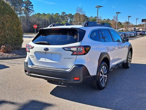 Used 2024 Subaru Outback Premium image 6