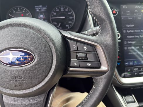 Used 2025 Subaru Outback Premium w/ Popular Package #1A AWD/4WD image 18