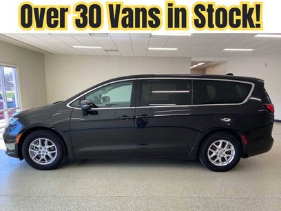 Used 2023 Chrysler Pacifica Touring-L