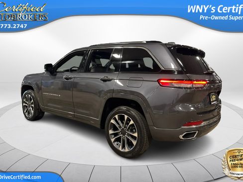 Used 2022 Jeep Grand Cherokee Overland w/ Luxury Tech Group IV AWD/4WD image 8