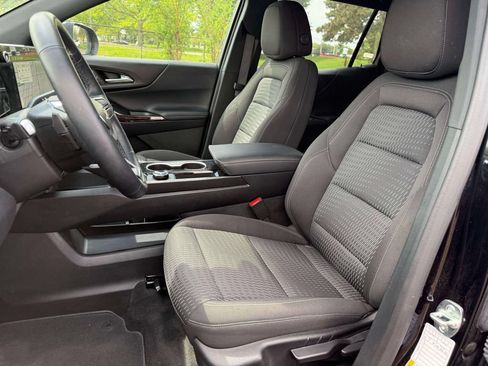 Used 2026 Chevrolet Equinox LT FWD image 16
