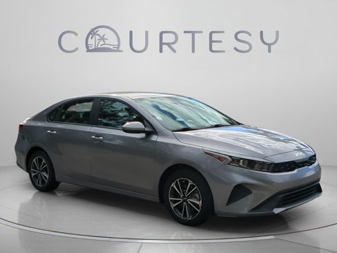 Used 2024 Kia Forte LXS FWD image 9