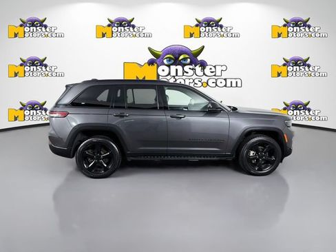 Used 2024 Jeep Grand Cherokee Limited w/ Luxury Tech Group II AWD/4WD image 4