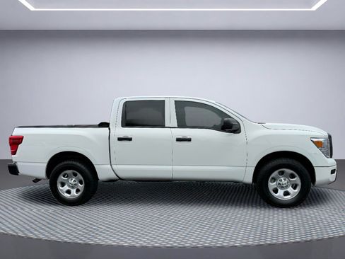 Used 2022 Nissan Titan S w/ S Utility Package AWD/4WD image 15