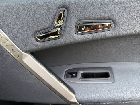 Used 2024 BMW iX xDrive50 w/ Premium Package image 22