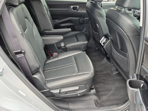 Used 2025 Kia Sorento SX AWD/4WD image 27