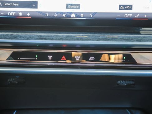 Used 2025 BMW i7 eDrive50 w/ M Sport Package image 10