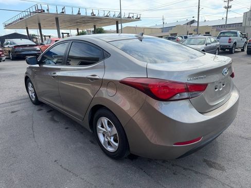 Used 2014 Hyundai Elantra SE FWD image 5