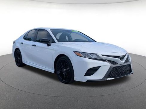 Used 2020 Toyota Camry SE FWD image 7
