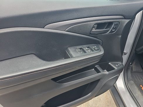 Used 2023 Honda Passport TrailSport image 14