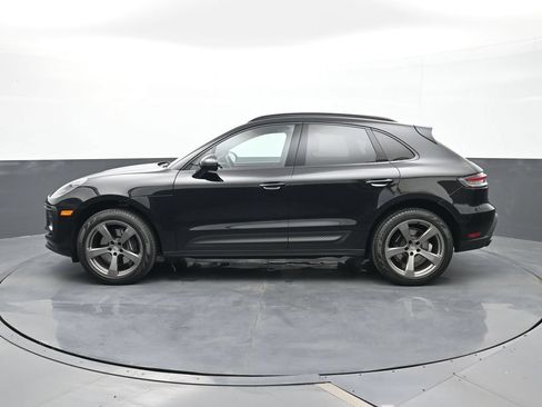 Certified 2025 Porsche Macan AWD/4WD image 2