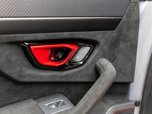 Used 2024 Lamborghini Urus Performante image 45