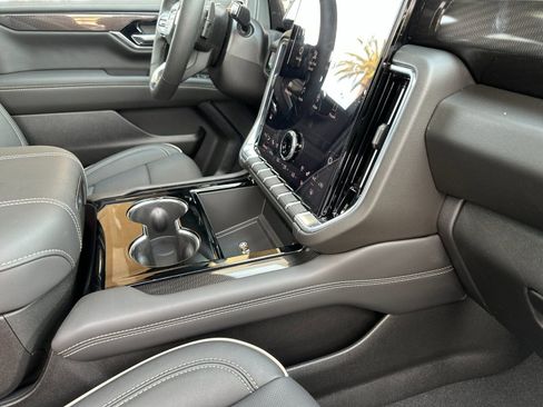 New 2026 GMC Yukon XL Elevation w/ Elevation Premium Package image 17