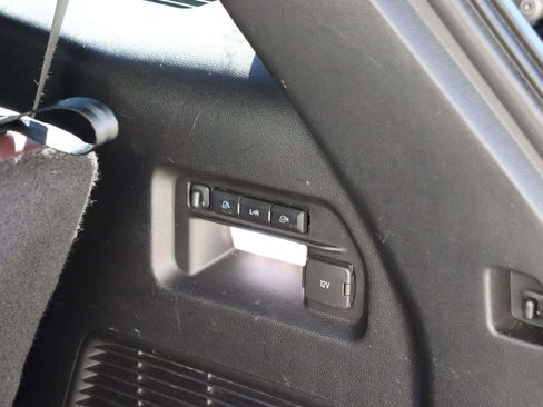 Used 2020 Ford Explorer Platinum w/ Premium Technology Package image 32