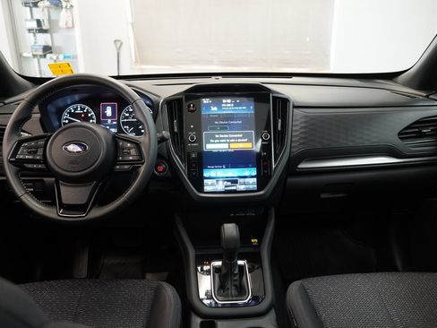 Used 2025 Subaru Forester Premium w/ Convenience Package #1 image 10