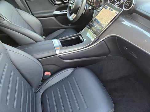 Used 2024 Mercedes-Benz GLC 300 4MATIC image 16