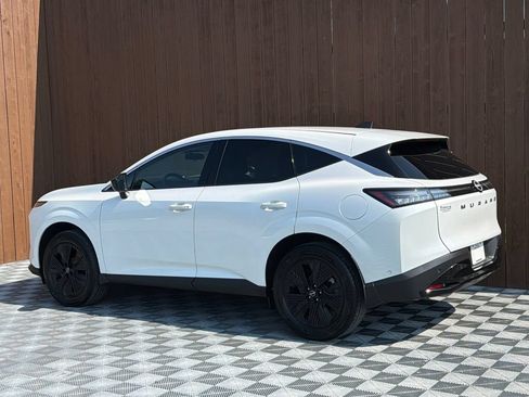 Used 2025 Nissan Murano SV FWD image 14