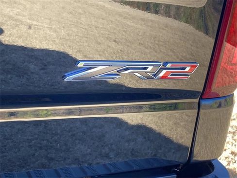Used 2025 Chevrolet Silverado 1500 ZR2 w/ Technology Package image 6