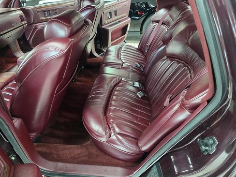 Used 1996 Buick Roadmaster Sedan RWD image 34