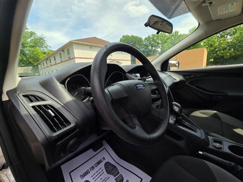 Used 2012 Ford Focus S FWD image 19