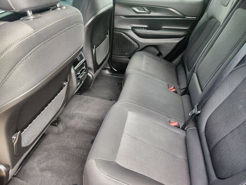 Used 2025 Jeep Grand Cherokee Laredo X RWD image 33