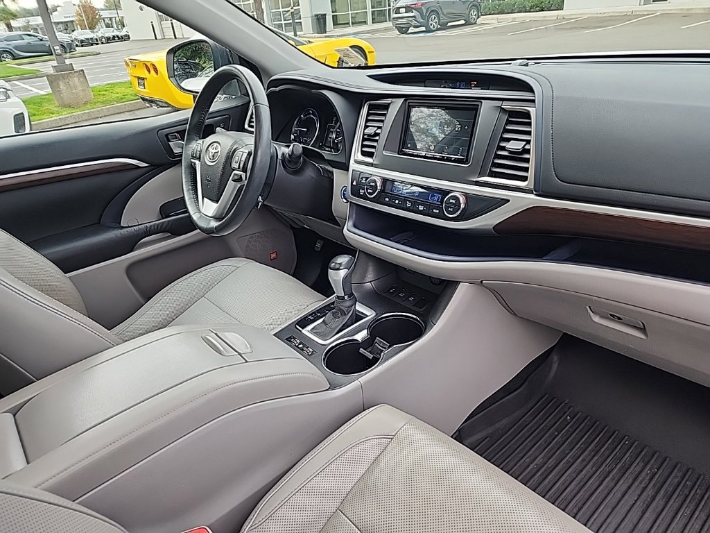 Used 2016 Toyota Highlander Limited Platinum AWD/4WD image 20