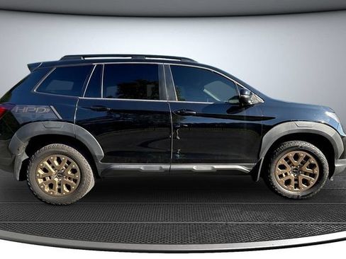 Certified 2023 Honda Passport TrailSport image 4