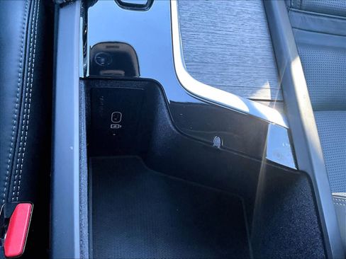 Used 2024 Volvo XC90 T8 Ultimate w/ Protection Package Premier image 37