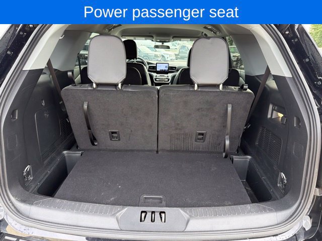 Used 2024 Ford Explorer XLT w/ Equipment Group 202A AWD/4WD image 19