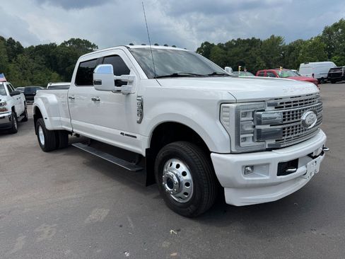 Used 2017 Ford F350 Platinum w/ Platinum Ultimate Package AWD/4WD image 7