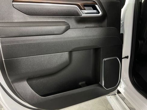 Used 2025 GMC Sierra 3500 SLT w/ SLT Premium Package image 28