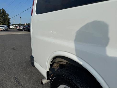 Used 2015 Chevrolet Express 3500 LT w/ LT Preferred Equipment Group image 27