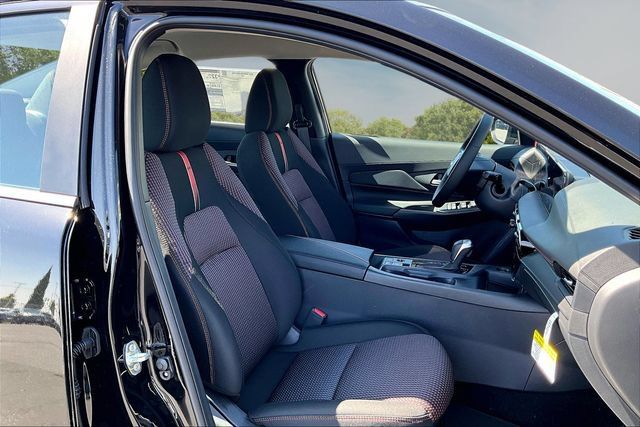 New 2027 Nissan Sentra SR w/ SR All Weather Package FWD image 10