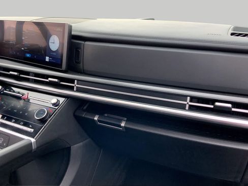 Used 2025 Hyundai Santa Fe SEL FWD image 19