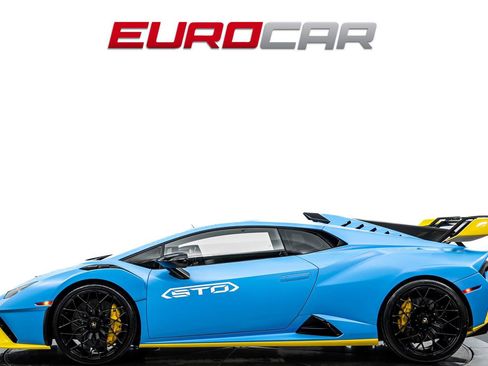 Used 2022 Lamborghini Huracan STO RWD image 2