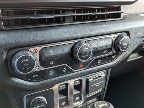 Used 2024 Jeep Wrangler Sport AWD/4WD image 17