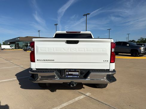 Used 2025 Chevrolet Silverado 1500 LTZ AWD/4WD image 8