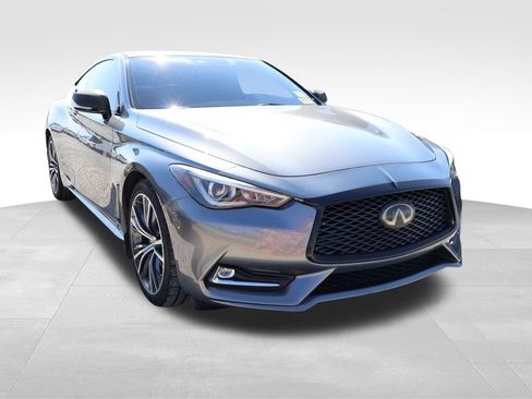 Used 2019 INFINITI Q60 3.0t Luxe w/ Essential Package AWD/4WD image 8