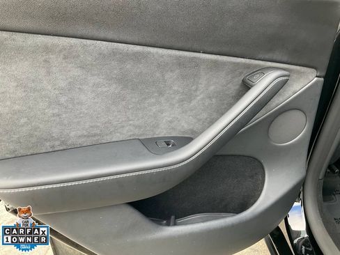 Used 2023 Tesla Model Y Long Range AWD/4WD image 41