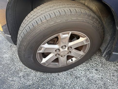 Used 2015 GMC Acadia SLE FWD image 13