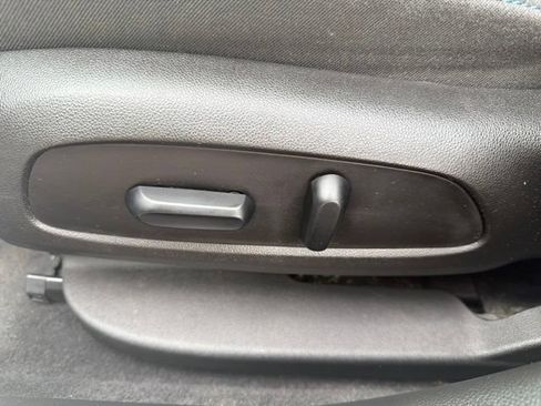 Used 2018 Chevrolet Cruze LT w/ Convenience Package FWD image 12