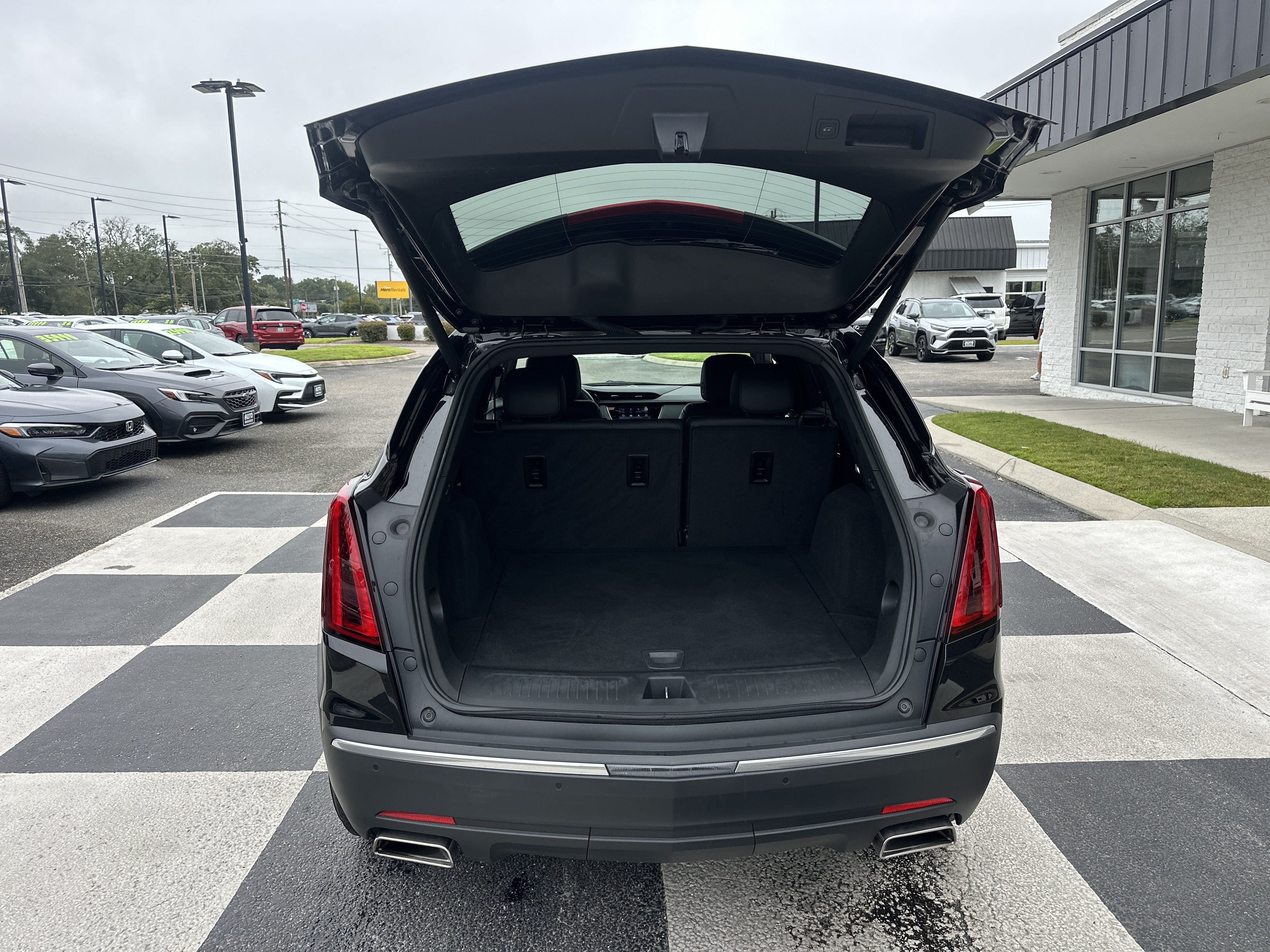 Used 2025 Cadillac XT5 Luxury FWD image 5