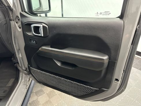 Used 2021 Jeep Gladiator Mojave AWD/4WD image 14