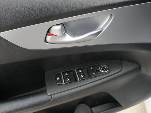 Used 2023 Kia Forte LXS image 18