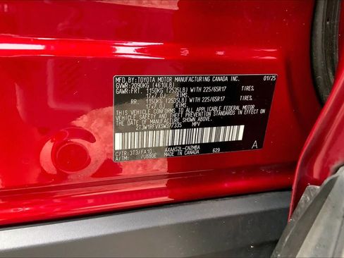 Used 2025 Toyota RAV4 XLE FWD image 34
