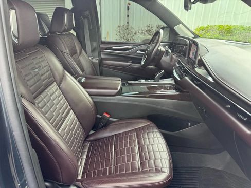 Used 2022 Cadillac Escalade Sport Platinum image 19