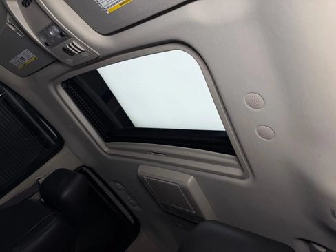 Used 2012 GMC Yukon XL Denali AWD/4WD image 35